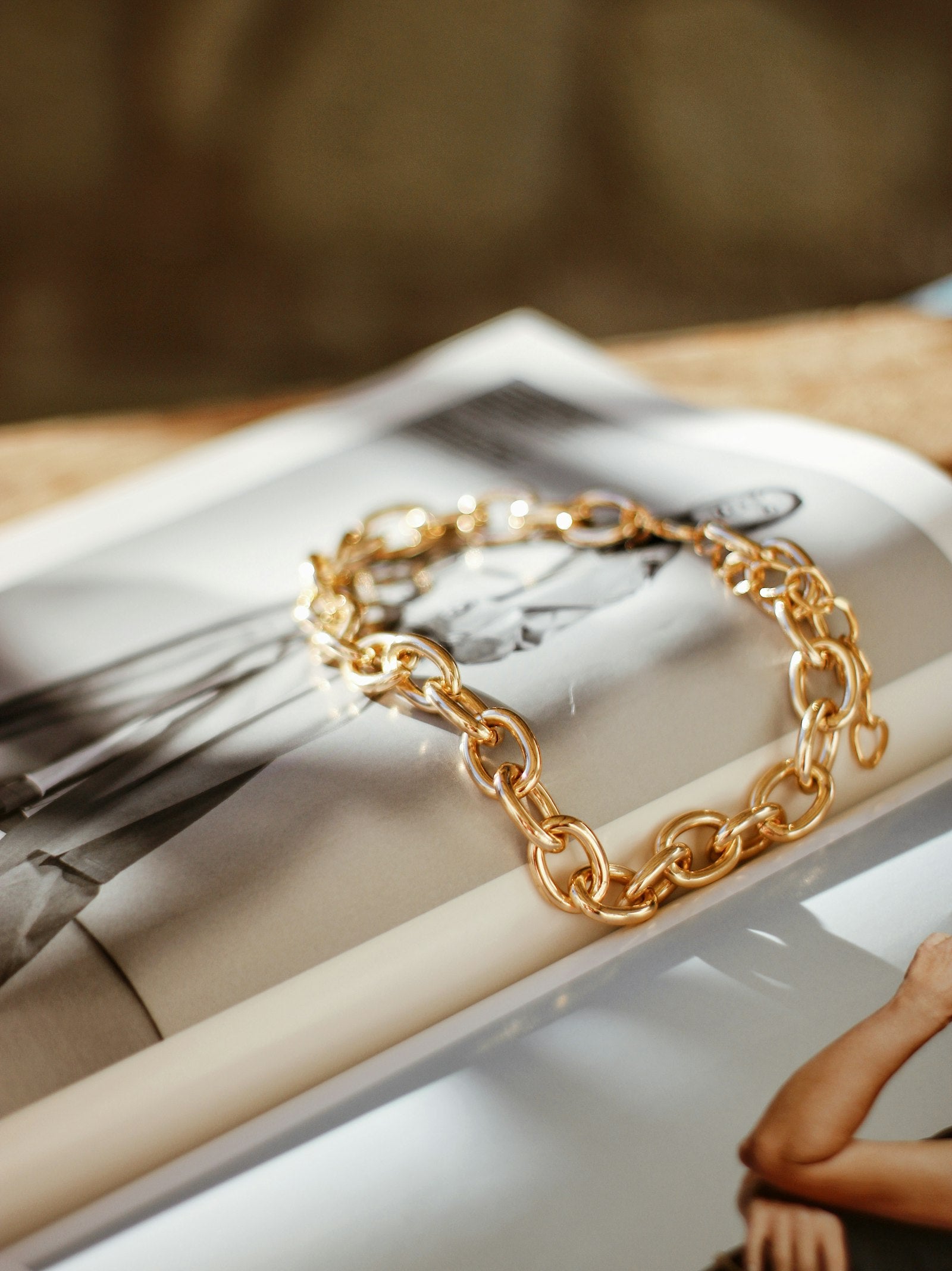 Aurelle Waterproof Set - bracelet detail